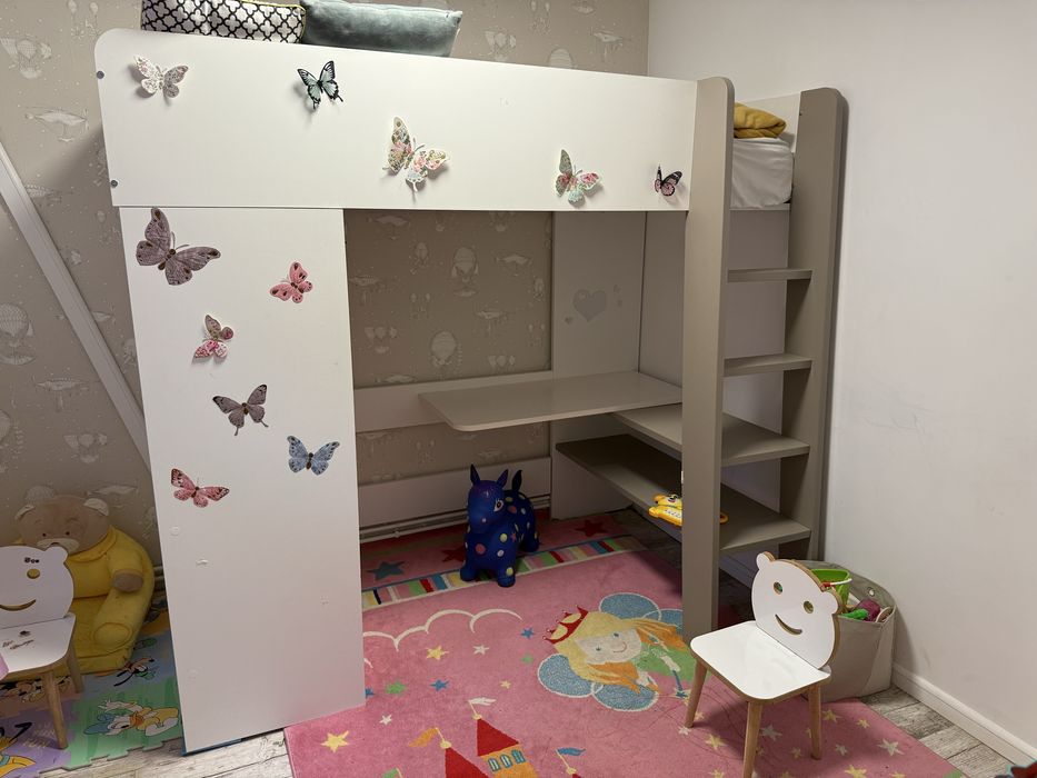 Pat supraetajat copii