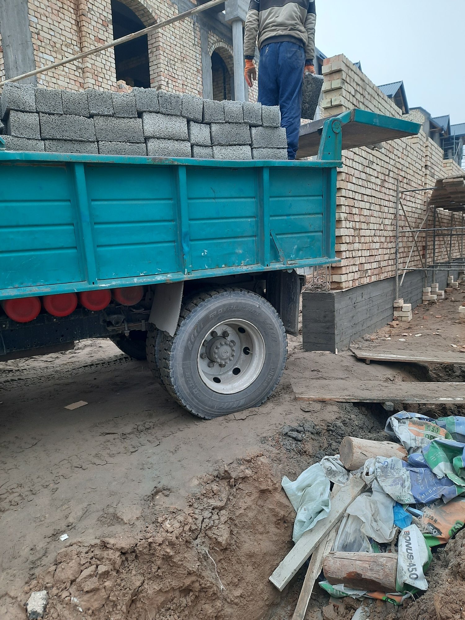 Zil  samosval 1990 yil