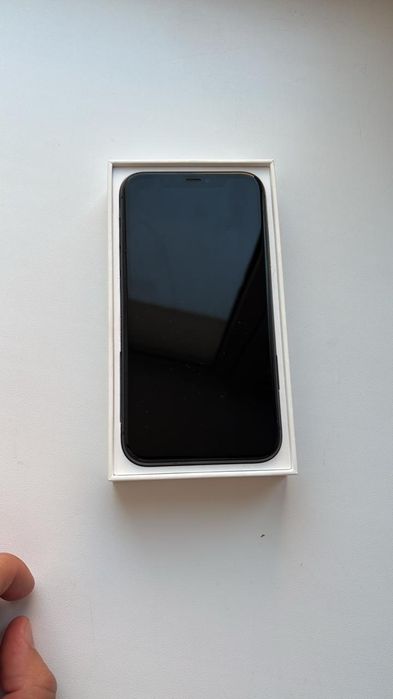 Продам iPhone 11