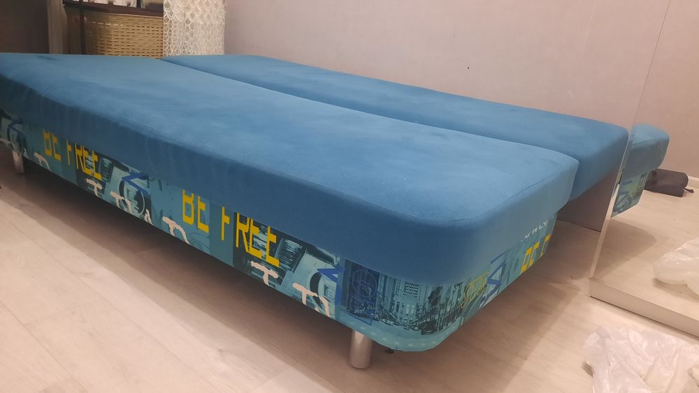 Продается диван в отличном состоянии