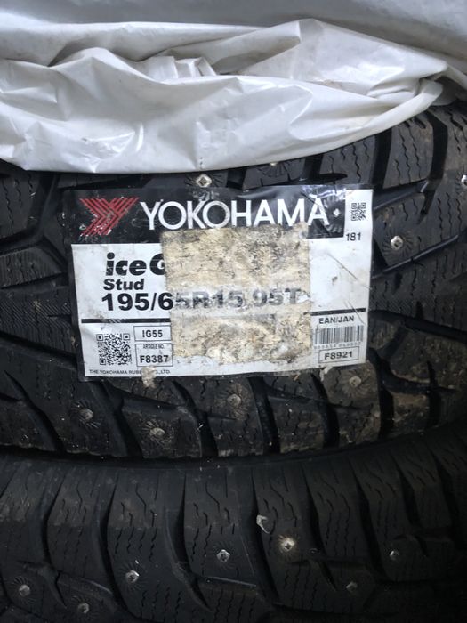 Шины с шипами новые