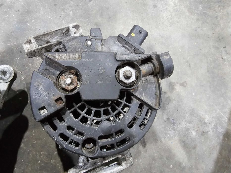 Alternator Opel Vectra Signum Astra Bosch 0124425019 benzina 1.8 2.2