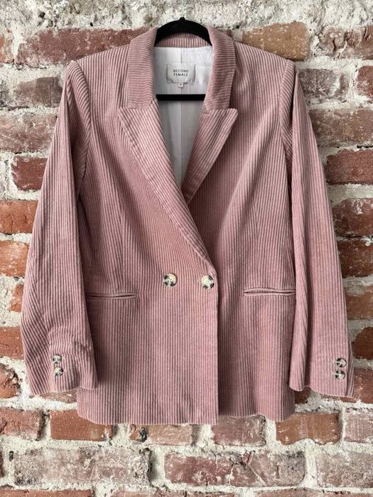 Сако Блейзър на Марката second female