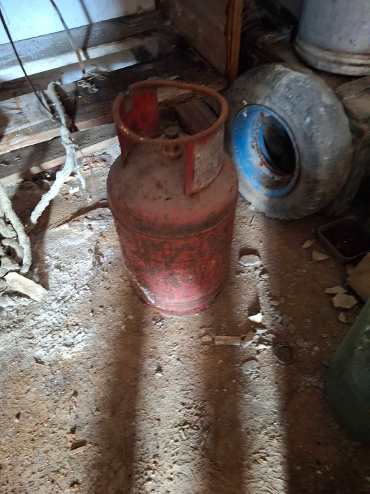 Продается газовый балон средний