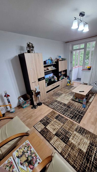 Craiova Piata Centrala Strada Dezrobirii 2 camere 100190 euro