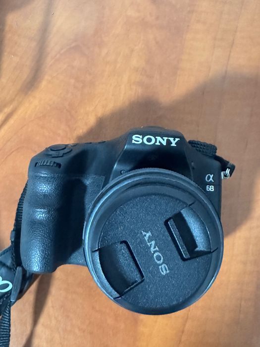 Cameră foto Sony alfa 68-in stare foarte bună- utilizată foarte puțin