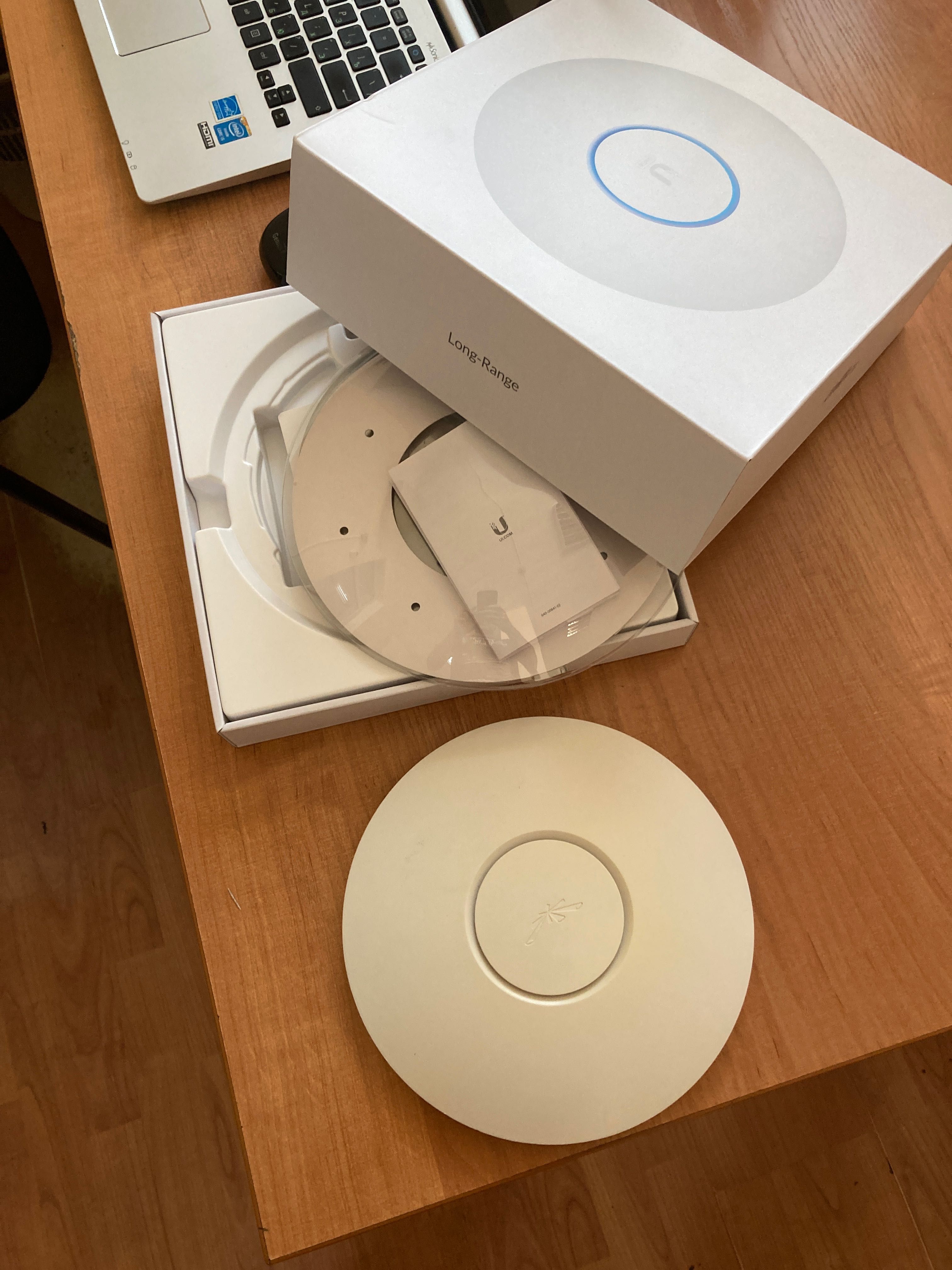 Точка доступа UniFi AP LR