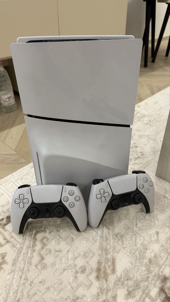 Ps5 standard disc edition с два джойстика