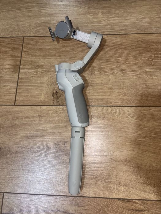 Dji OSMO mobile 4 стабилизатор доя смартфона