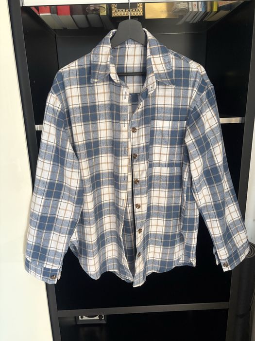 Риза карирана.