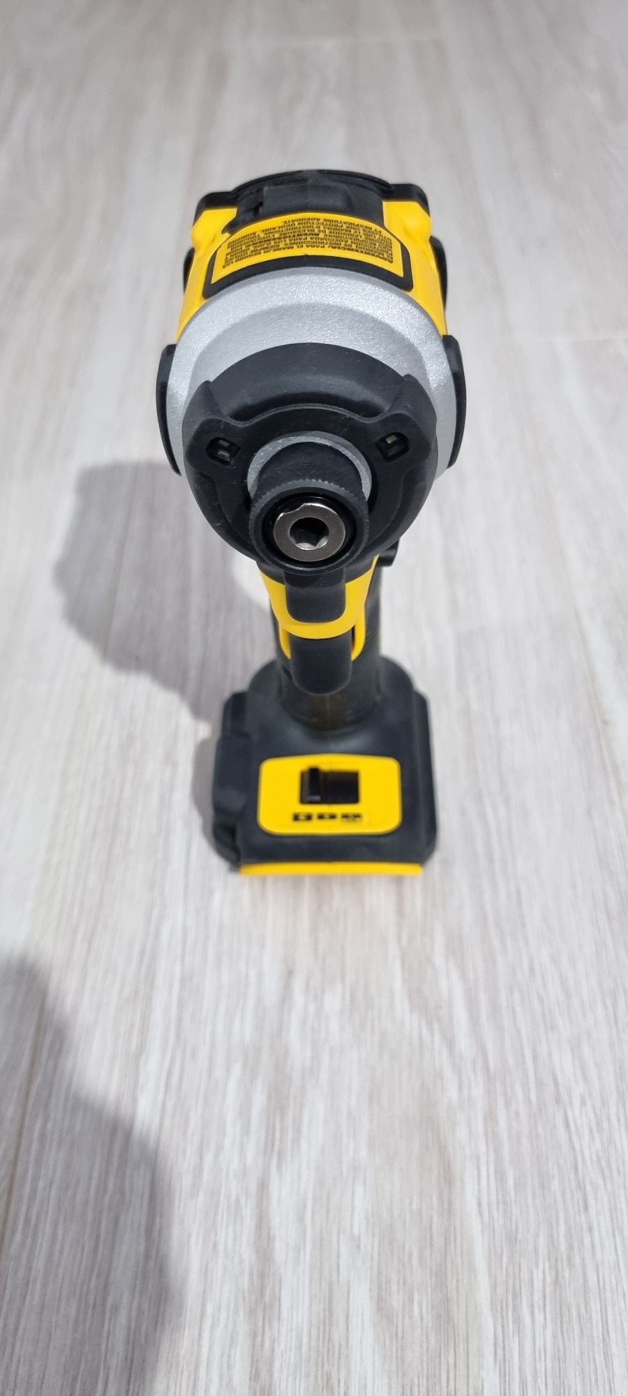 Impact Dewalt DCF850 20 V import USA