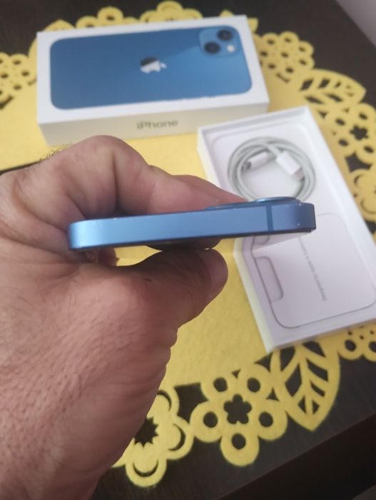 Vând telefon iPhone 13