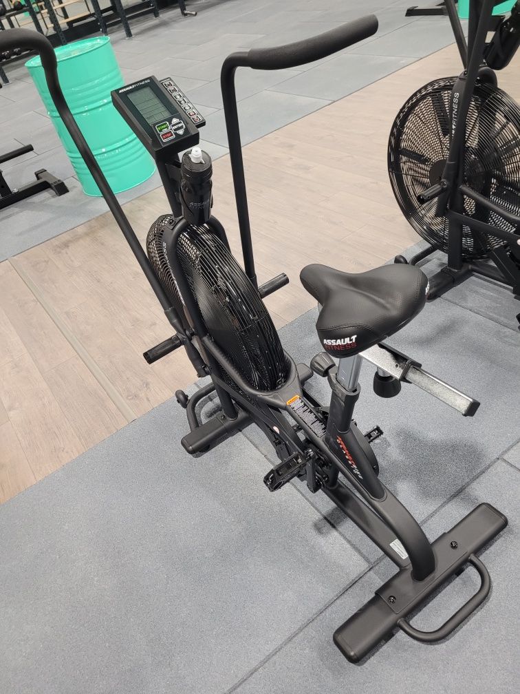 assault bike air made USA професионално вентилаторно колело чисто нови