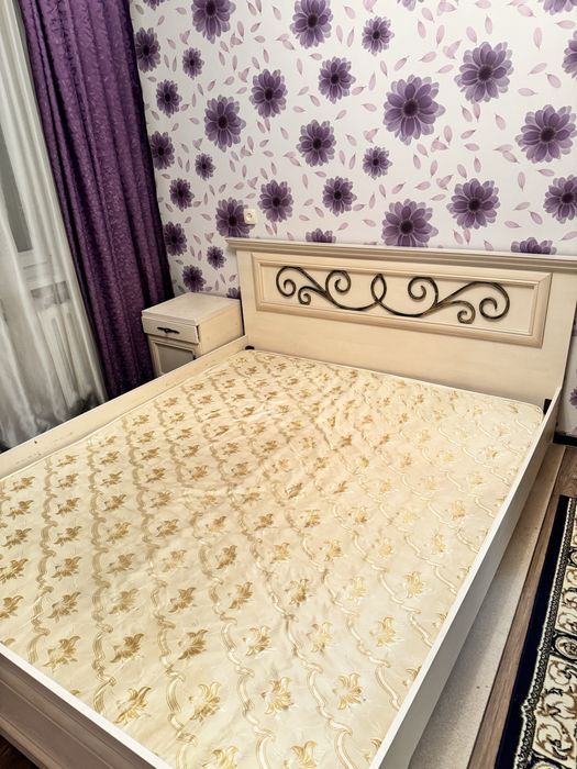 Кровать двухспальная бу