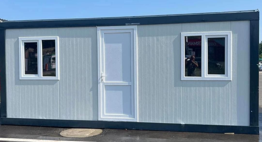 Vând containere, vitrina , grup sanitar, vestiar, birou, sala de mese