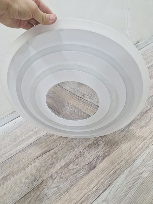 Продам потолочную люстру LED