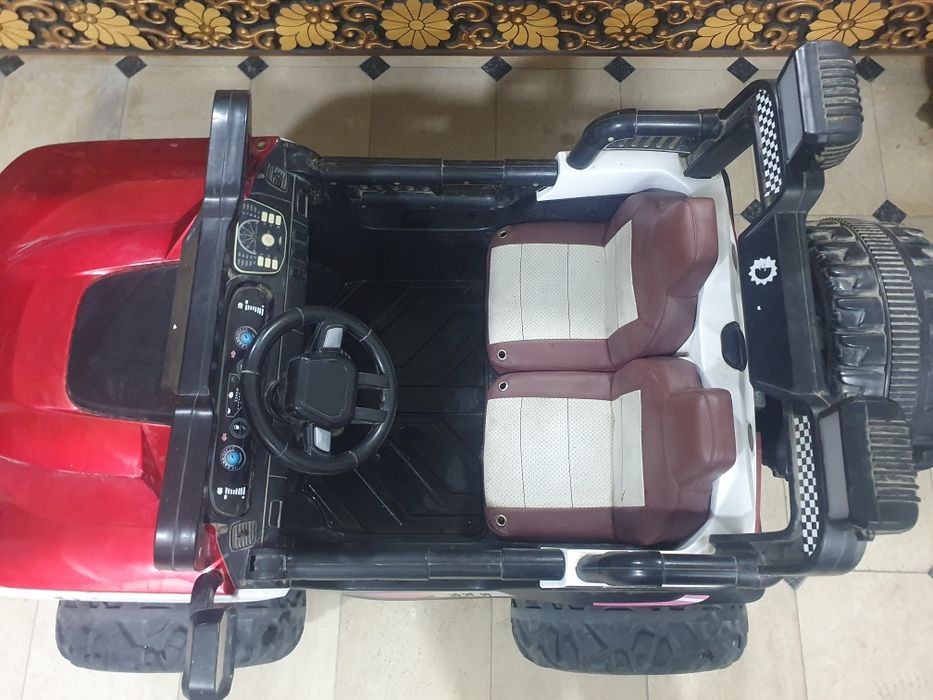 Детская машина на зарядке