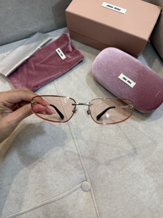 Очки Miu Miu тренд 2025