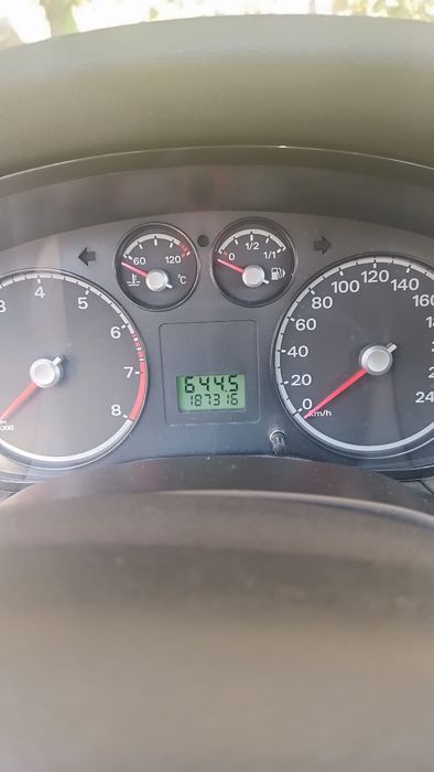 Vând Ford focus 2007 pe benzina motor 1600cm3
