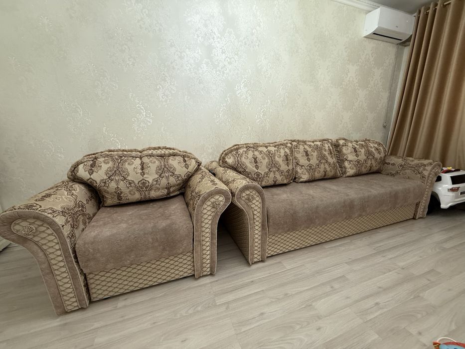 Диван для гостинной, состояние хорошие,