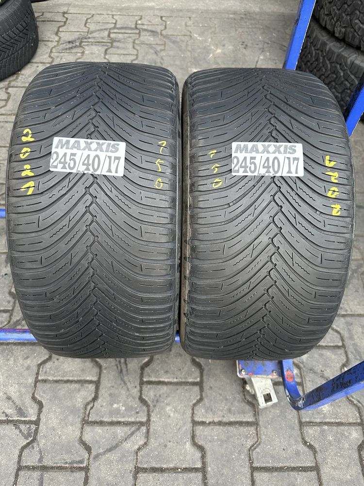 245/40/17 maxxis M+S