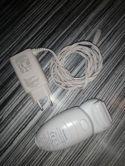 Epilator Panasonic, umed și uscat, model-ES-ED53 alb, 48 pensete,