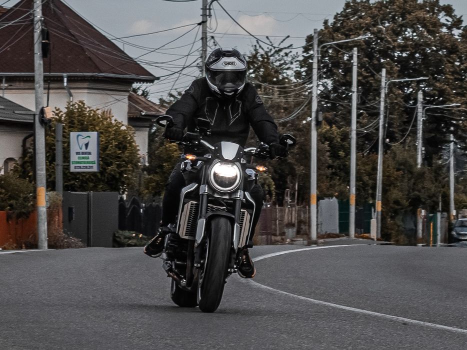 Honda cb 1000r black edition