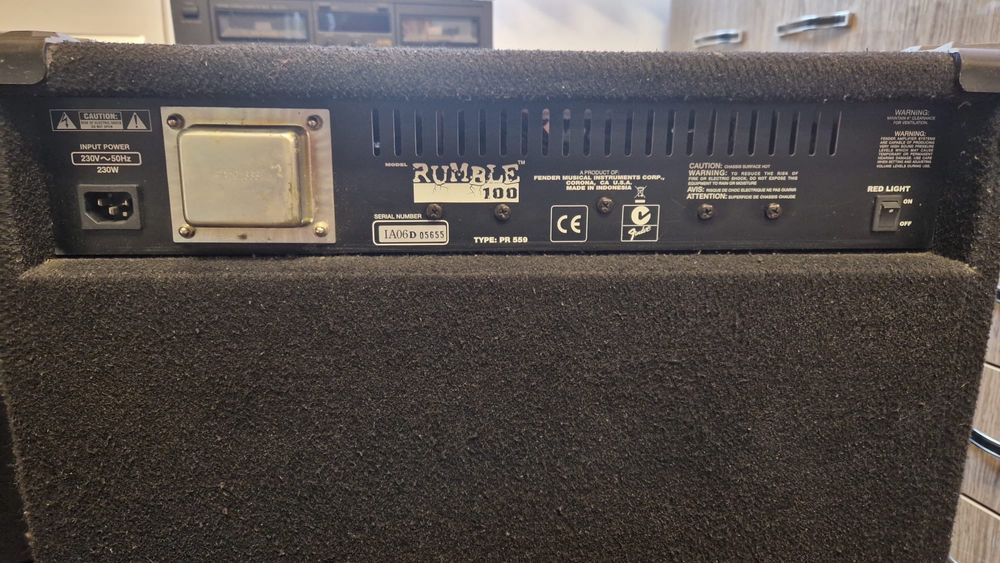 Vand amplificator de bass FENDER