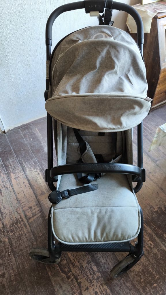 Продавам детска количка Cybex Eezy+
