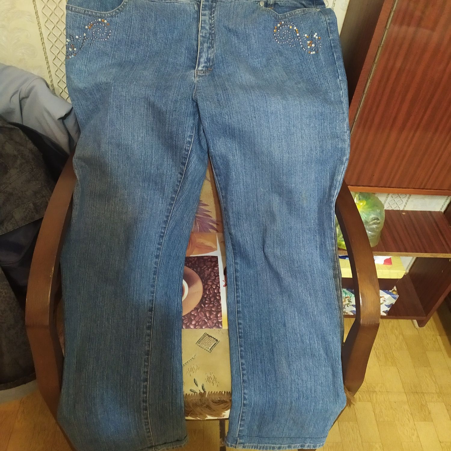 Продам теплые кофты, джинсы, красивые блузки
