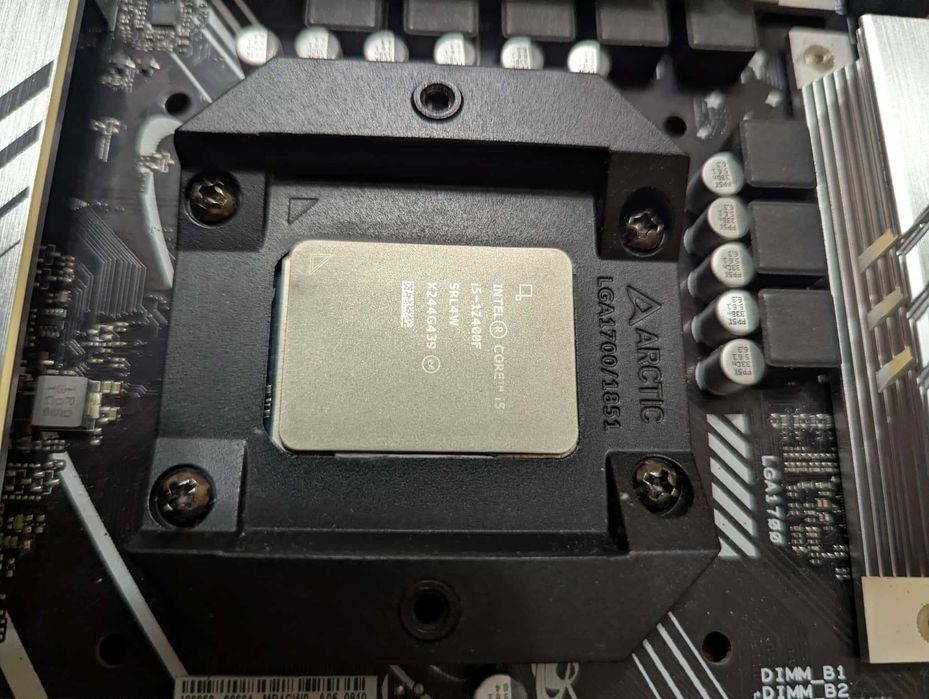 i5-12400f, Asus Prime B760, 16 gig Kingston 3200mhz, Аrctic Freezer 36