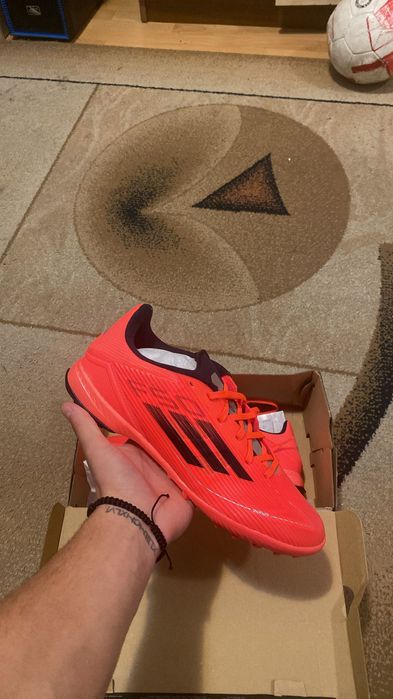 Vand Ghete de fotbal teren sintetic Adidas F50 League