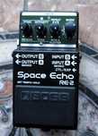 Pedala BOSS space echo Re2