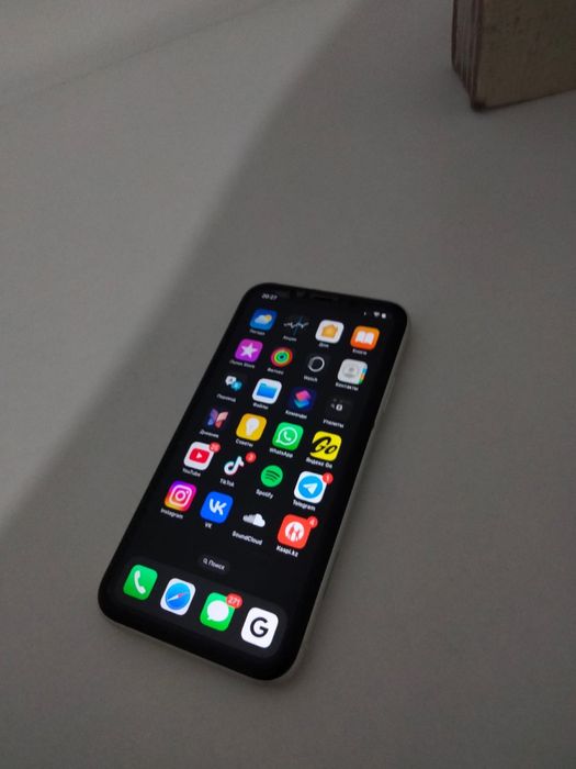 продам iphone 11 128gb