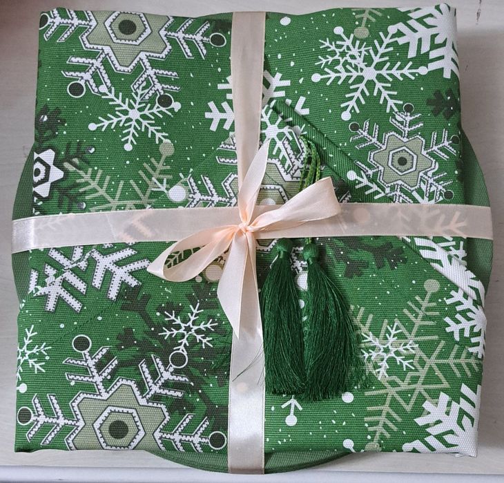 Новогодный скатерт и раннер