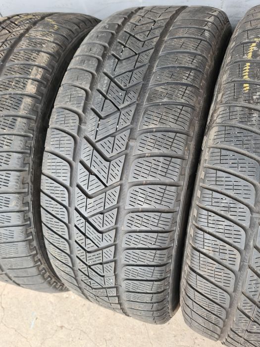 4 бр. зимни гуми 235/55/19 Pirelli MOE RSC DOT 0318 4,5-5,5 mm