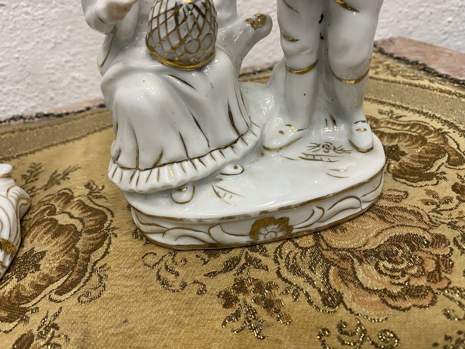 Немска фигура от порцелан с маркировка - два броя