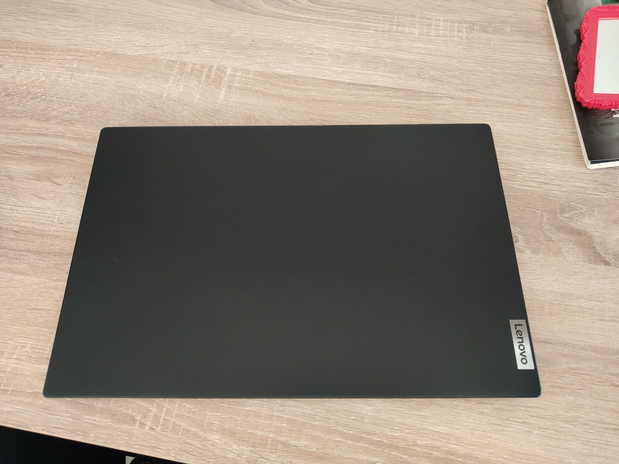 Lenovo V15 aybi yuq