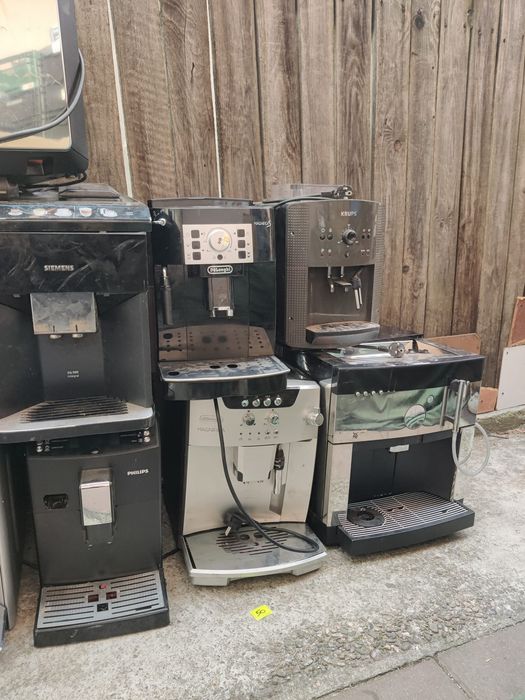 11 aparate de cafea pentru piese sau cine vrea sa le repare