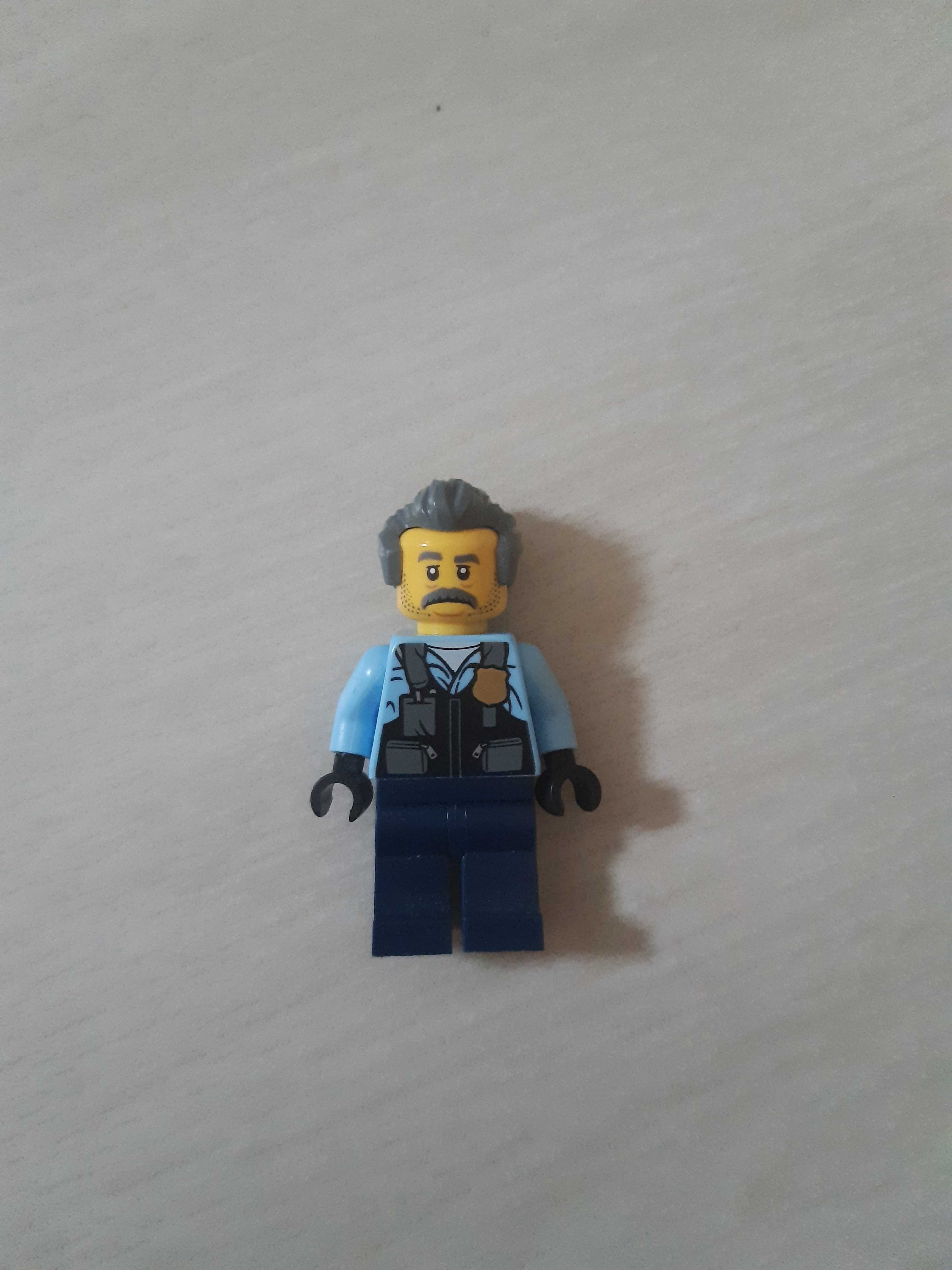 Minifigurina Lego 60303 Sam Grizzled