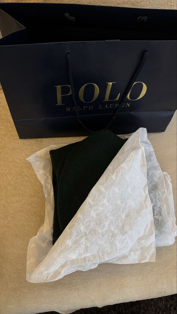 Продавам пуловер на Ralph Lauren - чисто нов