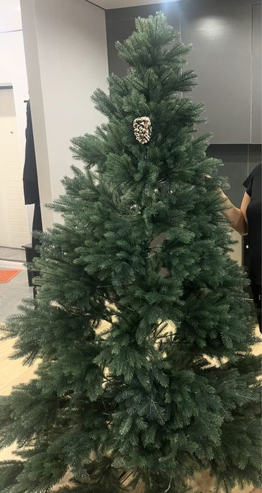 Продам елку большую 210