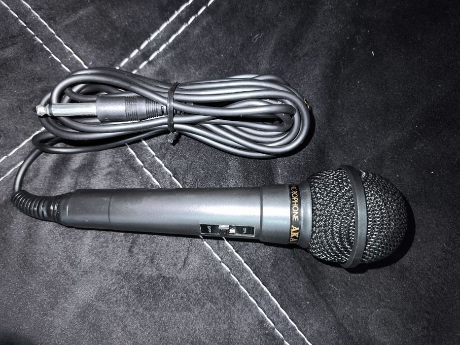 Vând microfoane Akai