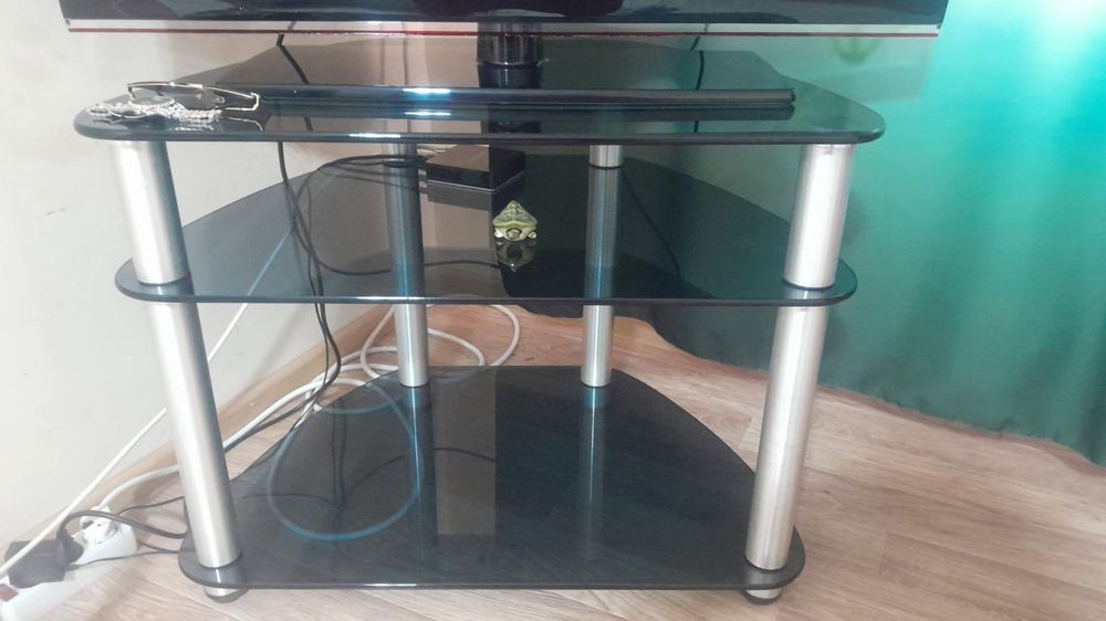 Продам журнальный столик.