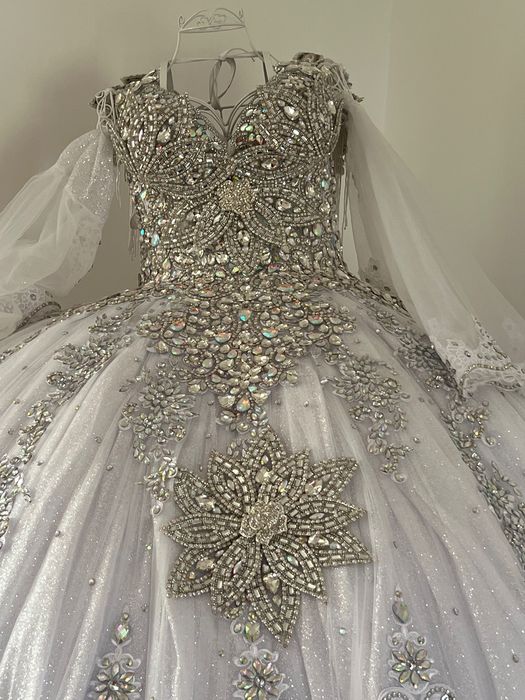 Rochie mireasă a fost purtată câteva ore doar plătită 1900€