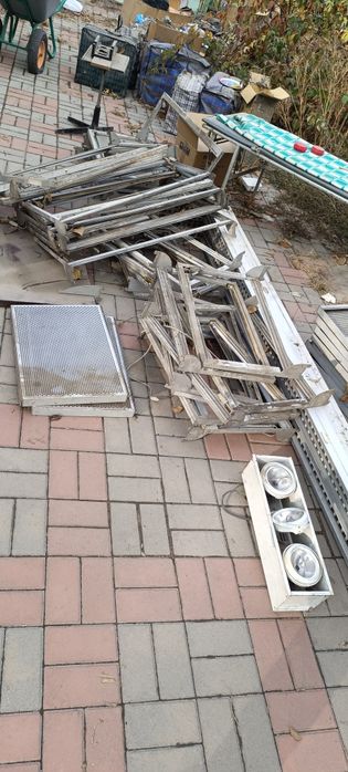 Стеллаж с освещением, стеклянные полки