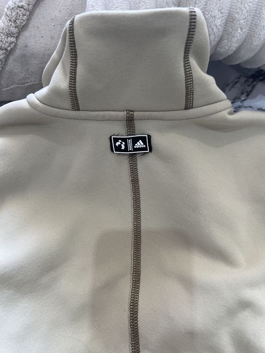 Adidas бежово горнище
