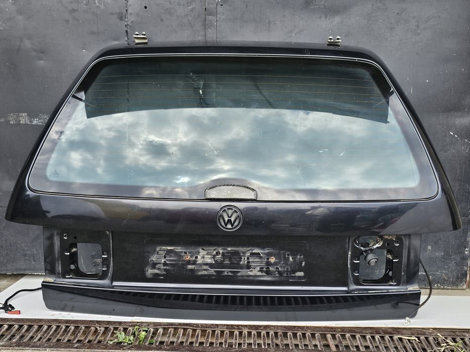 Haion original Volkswagen Passat B4 Variant 1993 - 1997

Stare buna. F