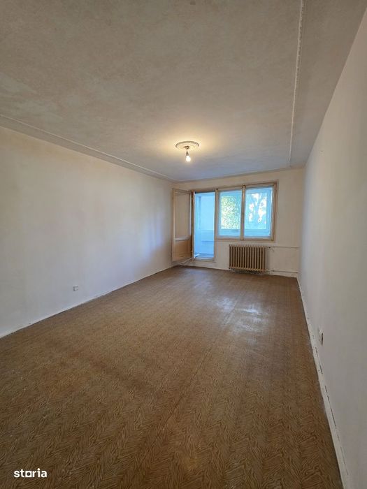 Apartament cu 3 camere de vanzare zona Militari Gorjului / Valea Lunga