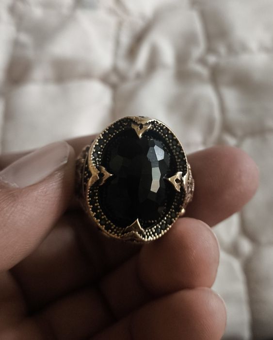 Erkaklar kumush uzugi